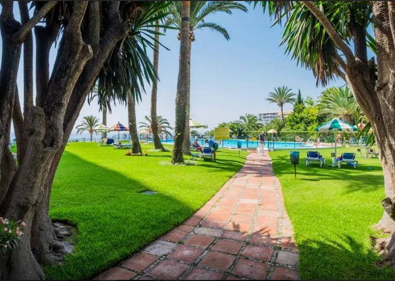 Beachfront Bungalow Apartment Torremolinos Exterior photo