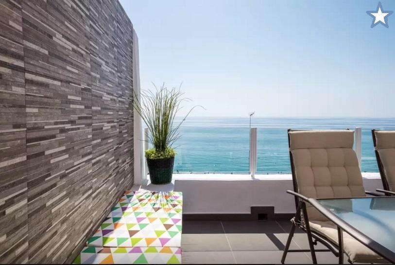 Beachfront Bungalow Apartment Torremolinos Room photo