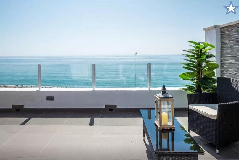Beachfront Bungalow Apartment Torremolinos Room photo